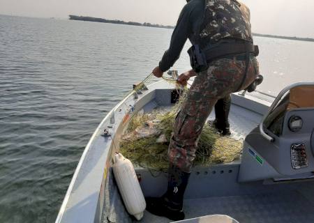 Polícia Ambiental de Anaurilândia apreende 900 metros de redes de pesca no rio Paraná