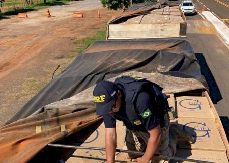 PRF apreende carga de cigarros contrabandeados avaliada em R$ 2,7 milhões na BR-267