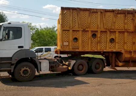 Caminhões canavieiros são apreendidos por excesso de peso na BR-376