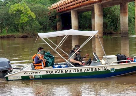 PMA de Batayporã e Imasul fiscalizam 144 pessoas no rio Ivinhema