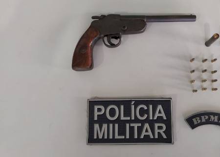 Idoso é flagrado com CNH falsa e arma artesanal em Nova Andradina