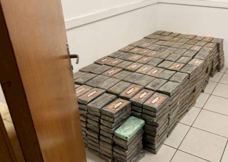 Polícia Federal apreende cerca de 2,5 toneladas de cocaína no Rio