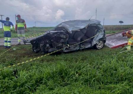 Colisão entre carro e caminhão deixa uma vítima fatal em Caarapó