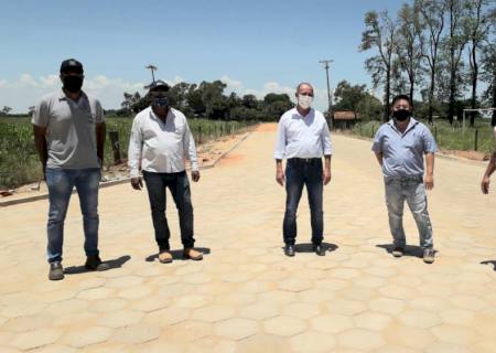 Prefeitura de Taquarussu realiza obras de pavimentação de bloquetes na Vila São João