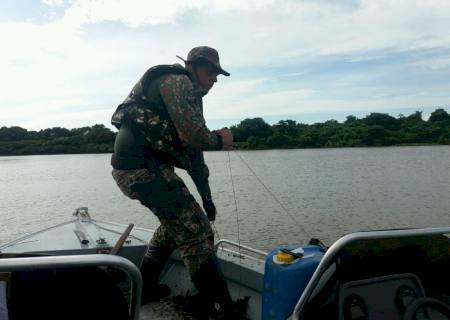 PMA de Porto Murtinho fiscaliza sete embarcações com 25 turistas em prática de pesque-solte