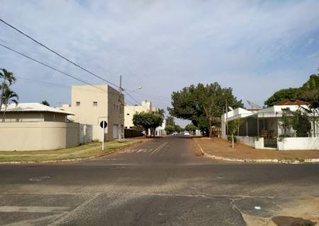 Vereadores querem mão única na rua Redentor