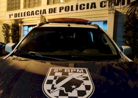 Transexual é conduzida à Delegacia de Polícia de Nova Andradina por suposto furto