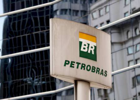 Petrobras anuncia redução do preço da gasolina nas refinarias