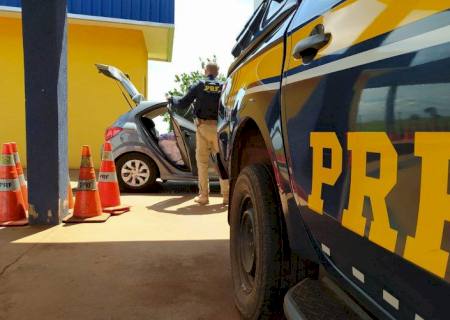 PRF apreende em carro locado 241,5 Kg de maconha em Sidrolândia