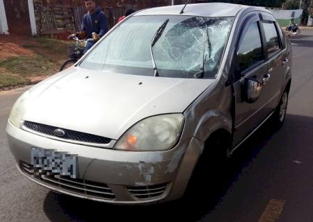 Ciclista fica gravemente ferida ao ser atropelada por carro na avenida Rio Brilhante