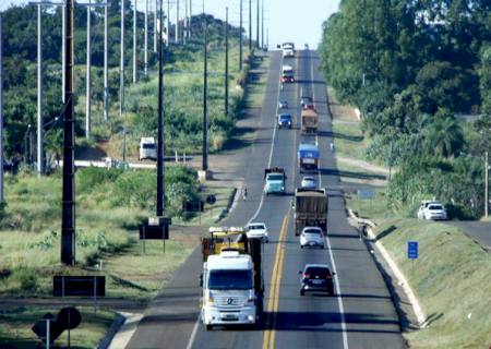 Mudanças no CTB: Nova Lei entra em vigor com alterações sobre uso de farol em rodovias