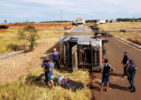 Motorista de carreta morre após acidente na MS-145 entre Ipezal e Deodápolis