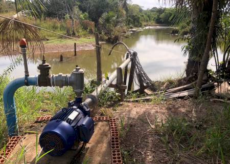 Polícia Ambiental autua comerciante por captação de água sem licença ambiental