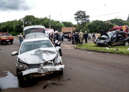 Motorista foge com ex-mulher de outro homem, colide em carro e mata duas pessoas na Capital