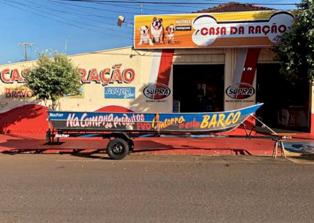 Barco da promoção de aniversário da Casa da Ração vira objeto de desejo dos consumidores