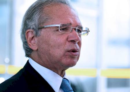 Governo deve anunciar prorrogação do auxílio nesta semana, diz Guedes