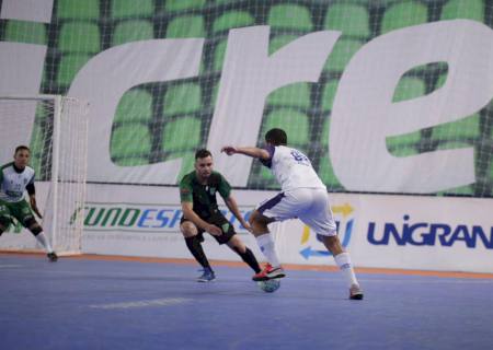 Goleadas marcam primeiro dia da Taça Brasil de Futsal, que termina com 32 gols marcados