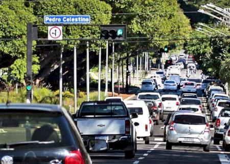 Agosto é o mês para licenciamento de veículos placas 7 e 8