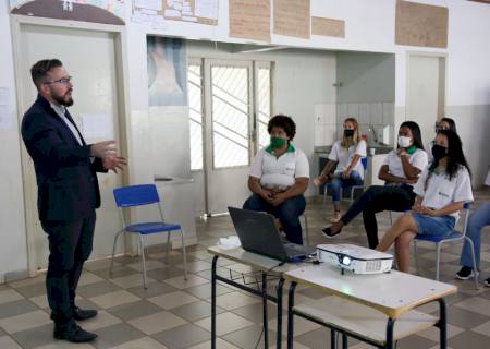 Projeto leva Lei Maria da Penha ao Programa Jovem Aprendiz em Batayporã