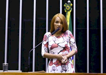 Câmara aprova cassação do mandato da deputada Flordelis