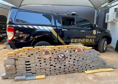 Durante operação PF apreende mais de 240 kg de cocaína, arma e munições em Ponta Porã