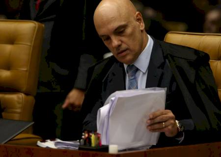 Bolsonaro envia ao Senado pedido de impeachment de Alexandre de Moraes