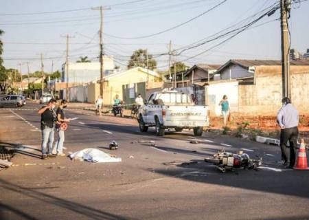 Motoentregador morre em acidente com caminhonete em Campo Grande