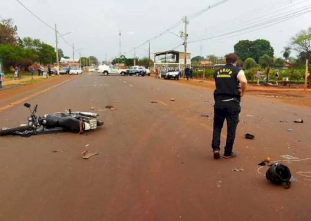 Idoso de moto colide com picape e morre em Dourados