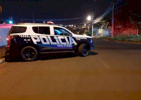 Após roubo de celular, bandido troca tiros com a PM e morre baleado na Capital