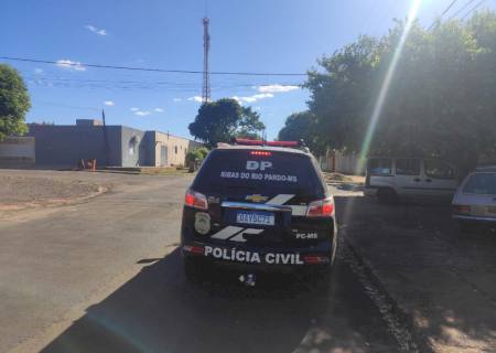 Policiais detém mulher por comunicação falsa de crime e desacato ao informar roubo que não aconteceu