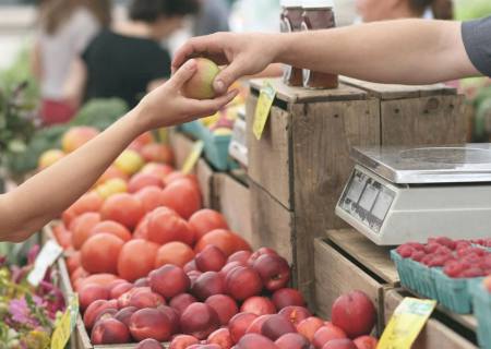 Comida, combustível, gás e energia elétrica são os principais vilões do bolso do brasileiro em 2021