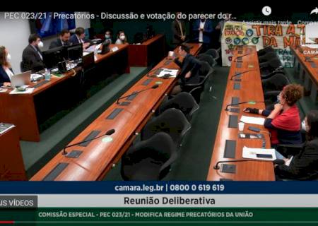 Comissão da Câmara aprova limite a pagamento de precatórios e mudanças no teto de gastos