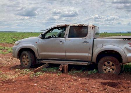 Motorista é arremessado de caminhonete em capotagem e morre na MS-080