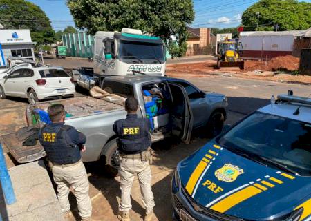 Denúncia leva a PRF até caminhonete com 1,1 tonelada de maconha em Itaquiraí