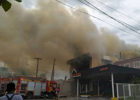 Incêndio destrói tapeçaria e mata um funcionário em Campo Grande