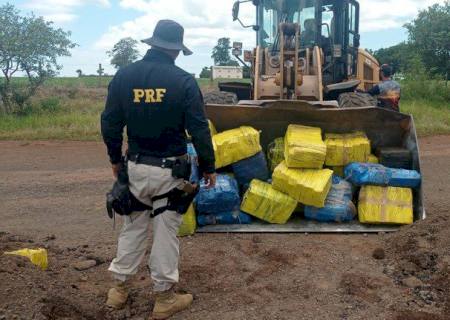 Vídeo: Em Ponta Porã, PRF apreende 3,2 toneladas de maconha em caminhão caçamba