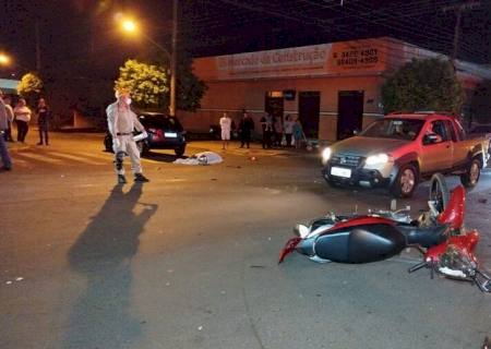 Condutora de Biz colide com carro e morre no centro de Dourados