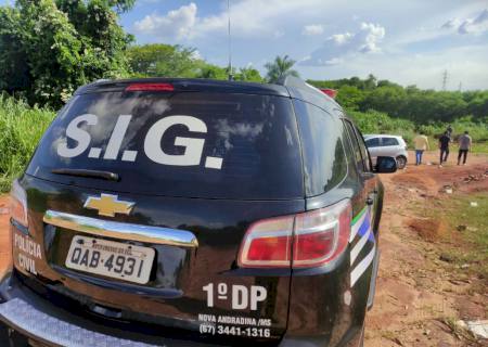 Polícia faz varredura no local onde o corpo da ciclista foi encontrado