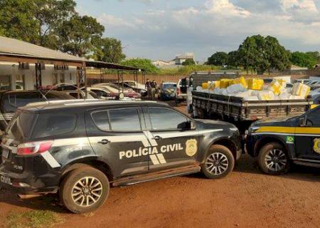 Vídeo: PRF e Denar interceptam duas quadrilhas com 5,4 ton de maconha em MS