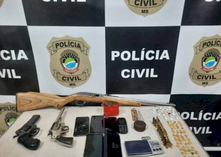 Durante investigação de roubo, SIG prende suspeitos, apreende drogas e armas em Naviraí