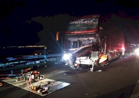 Ônibus que saiu de Dourados e levava passageira de Nova Andradina se envolve em grave acidente no interior de SP