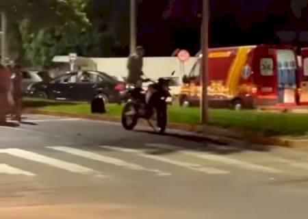 Casal de motociclistas sofre acidente no centro de Nova Andradina