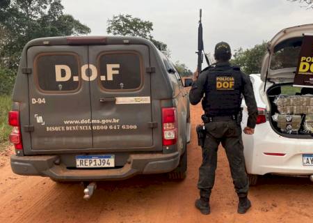 Dupla abandona carro roubado carregado com maconha durante fuga do DOF em Paranhos