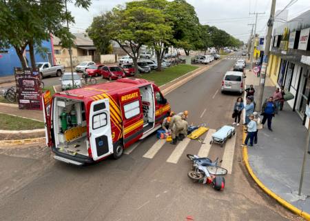 Motociclista fica ferida ao ser atingida por veículo na Eurico Soares