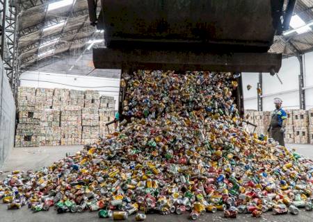 Índice de reciclagem no Brasil é de apenas 4%, diz Abrelpe