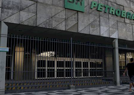 Petrobras reinicia processo de venda de três refinarias