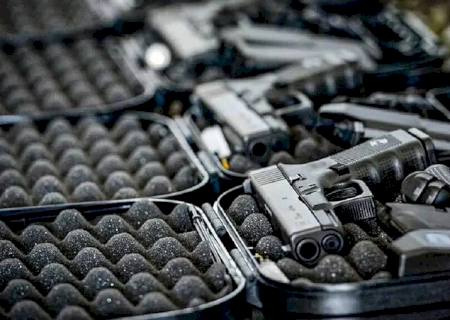 Brasil chega a 46 milhões de permissões para compra de armas por civis