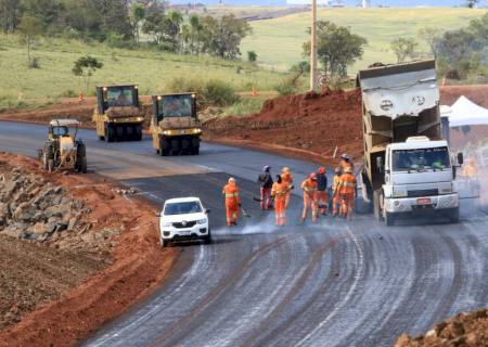 Pavimentação de rodovia que vai ampliar acesso a Bonito segue em ritmo acelerado