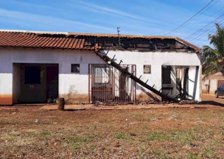 Polícia Civil investiga origem de incêndio em quitinetes na cidade de Angélica