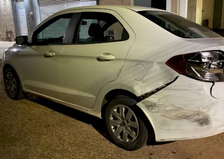 Em Nova Andradina, condutor bate em carro estacionado e foge